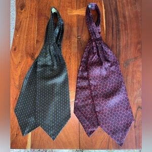 Brooks Brothers Red and Blue Silk Ascot